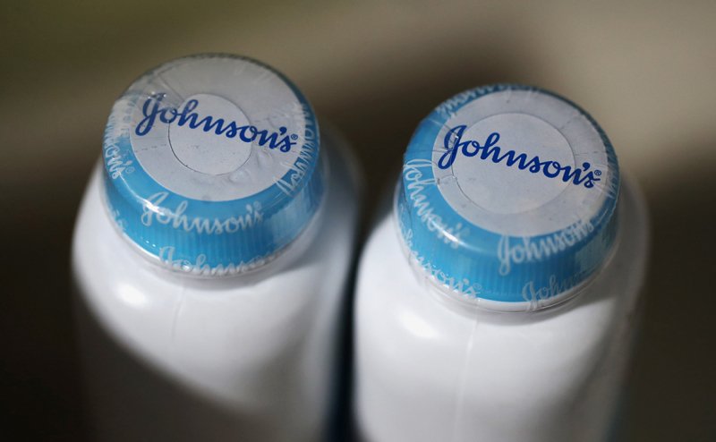 Johnson &amp; Johnson перестанет выпускать осветляющую кожу косметику