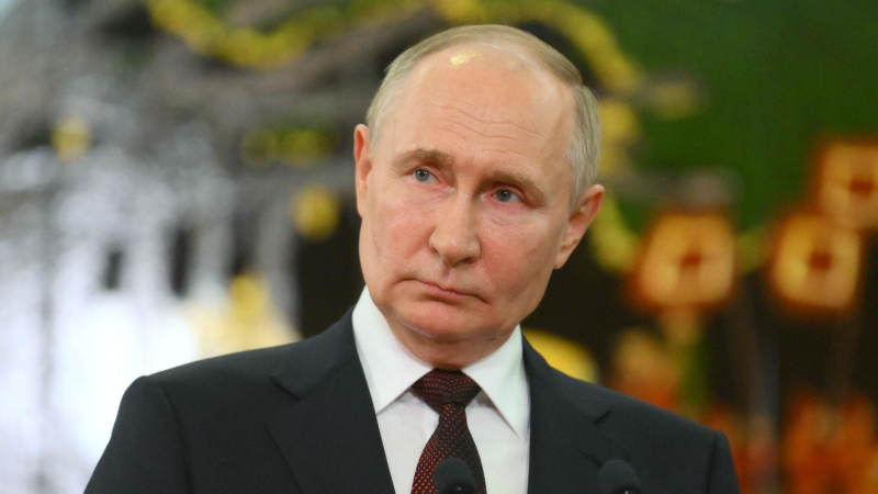 Путин поручил держать на контроле строительство перерабатывающих заводов